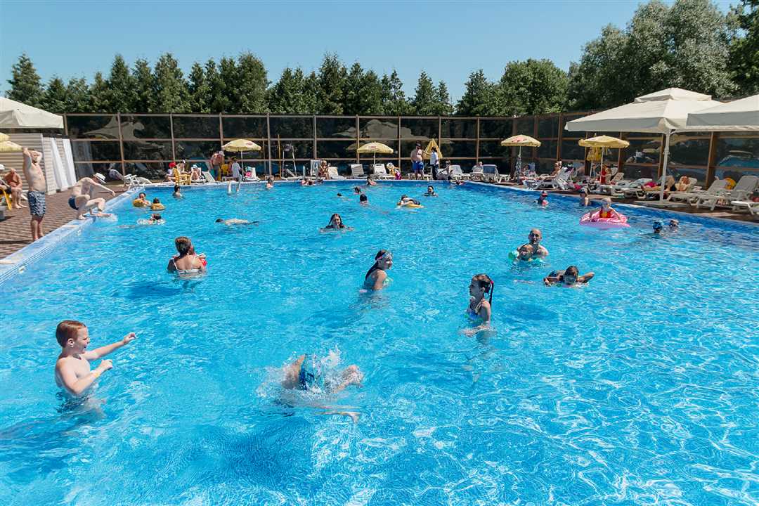 Как поддерживать свою форму и получать удовольствие от летнего купания в бассейне