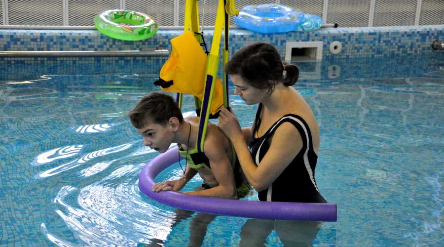 Преимущества и правила занятий плаванием для детей в фитнес-хаусе